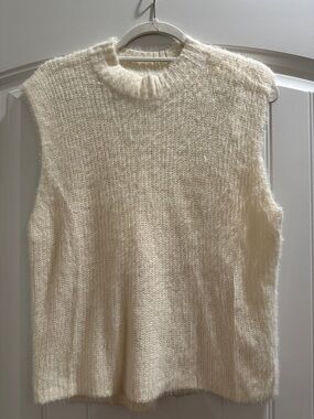Old Navy Cream Sleeveless Crewneck Sweater Vest